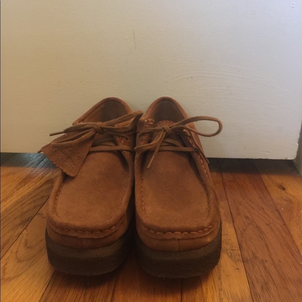 Clarks  wallabee